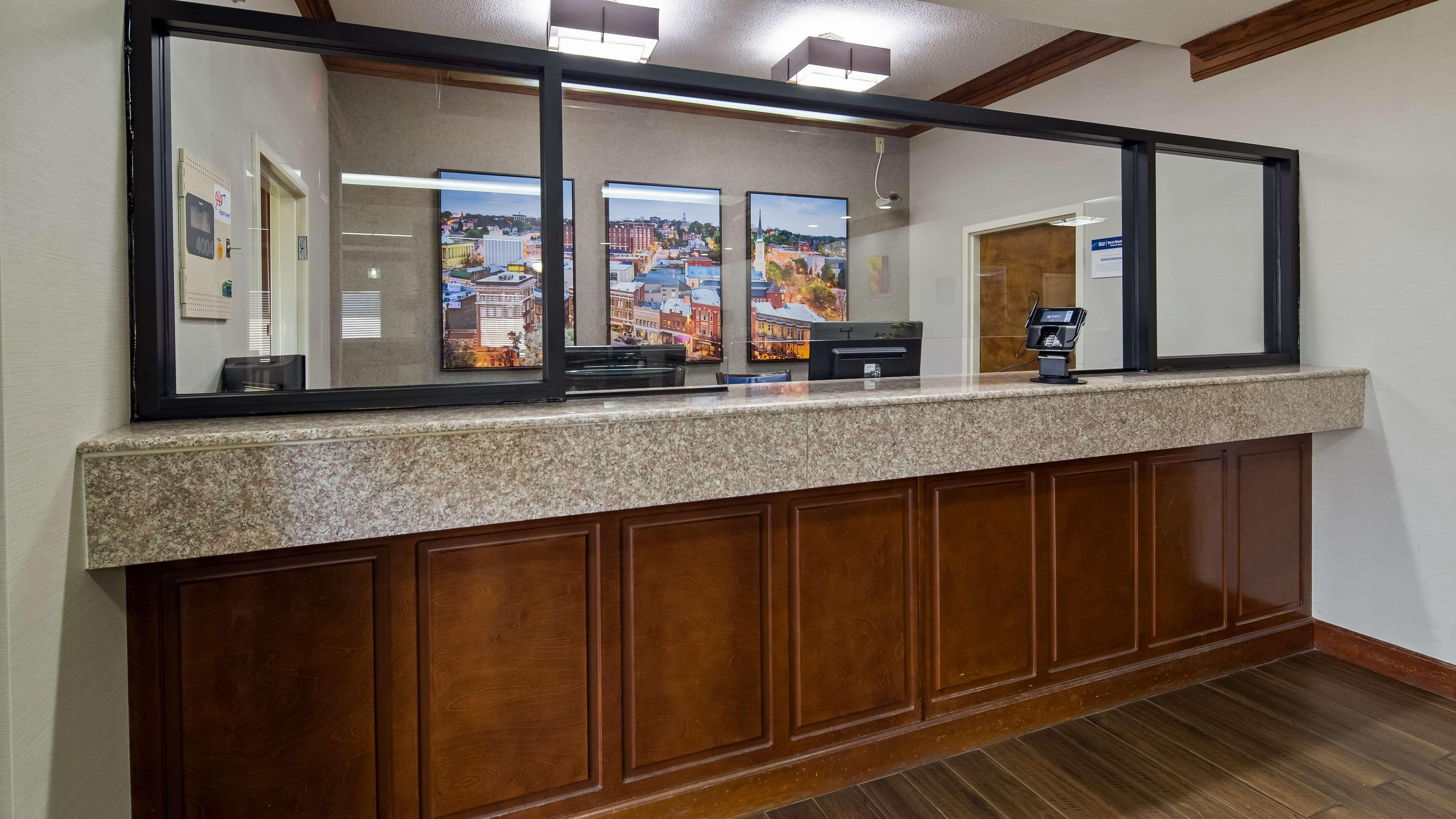 Best Western Inn & Suites Byron Extérieur photo