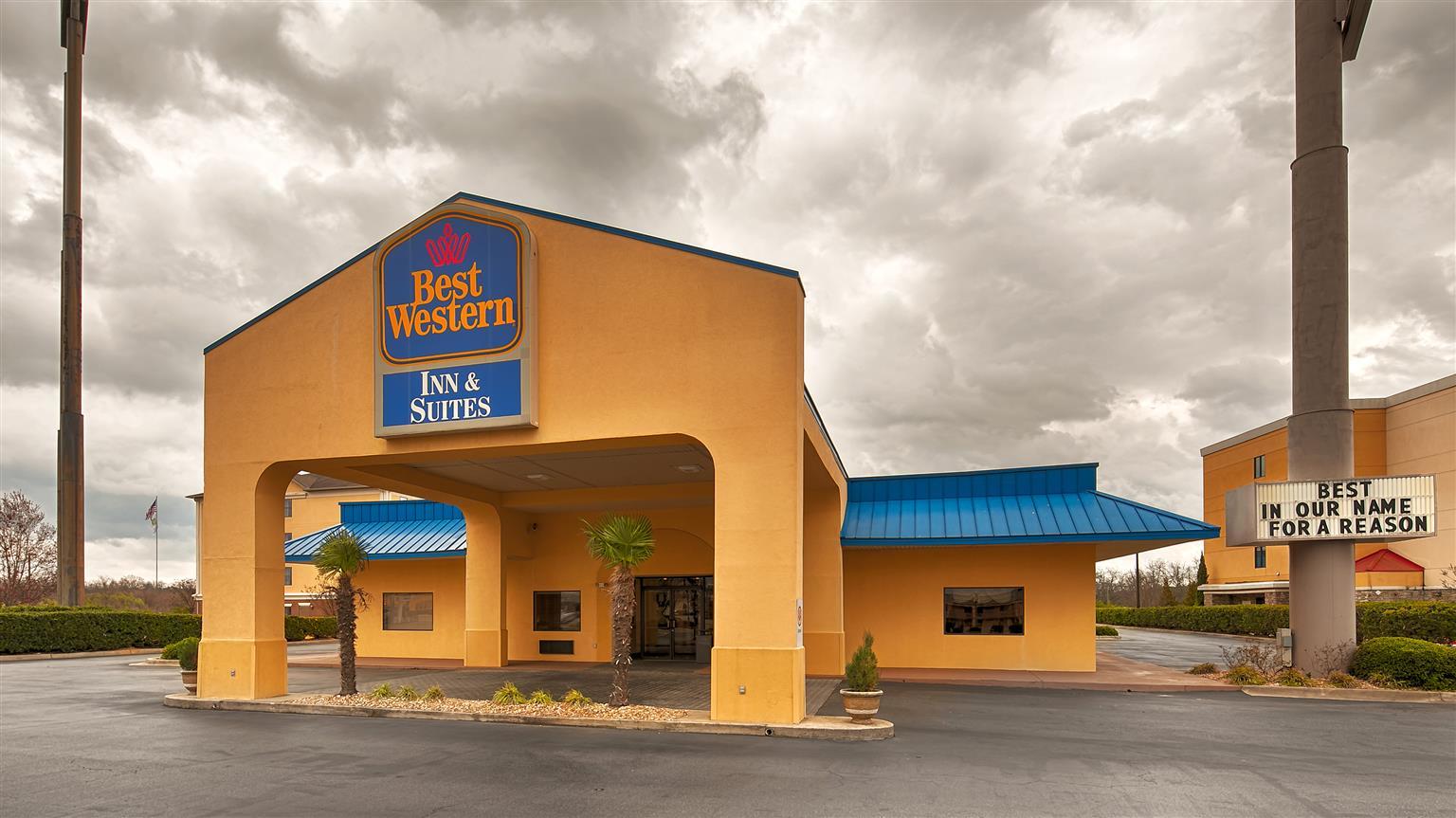 Best Western Inn & Suites Byron Extérieur photo