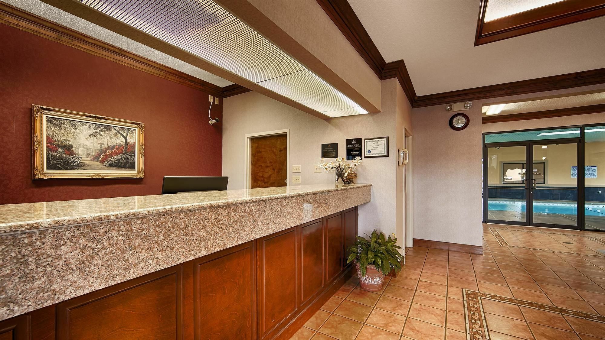 Best Western Inn & Suites Byron Extérieur photo